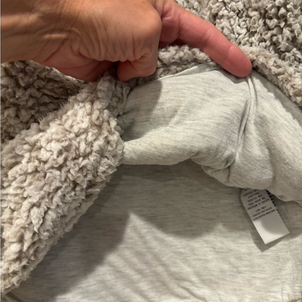 Thread Supply teddy sherpa zip pullover beige & gray size M - Picture 6 of 7